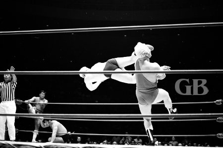 Ray Stevens hits Roger Kirby smack on the face with flying drop kick.